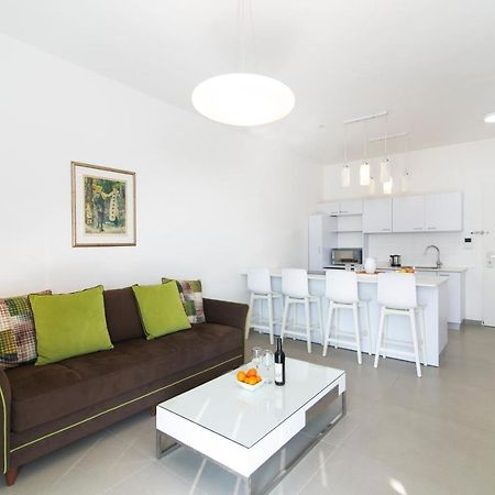 Hilton Bay Apartment With The Shelter Tel Awiw Zewnętrze zdjęcie